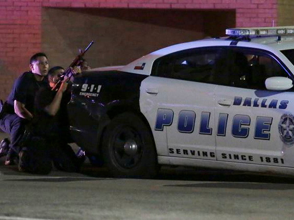 Toàn cảnh về vụ bắn tỉa nhằm vào các cảnh sát Mỹ tại Dallas ảnh 1