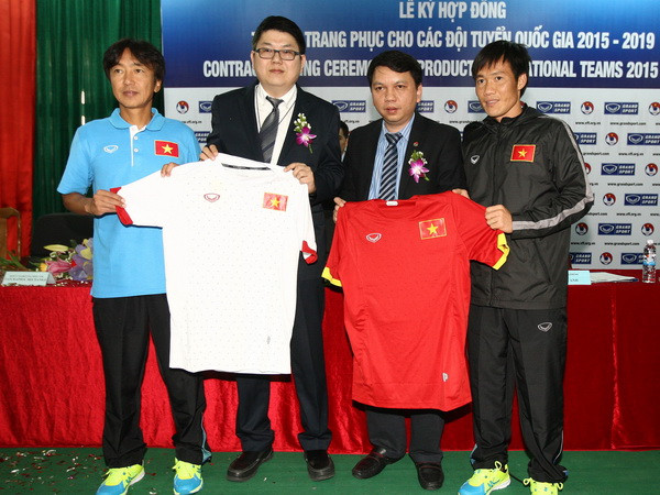 Đội tuyển Việt Nam sẽ sử dụng trang phục mới tại AFF Cup ảnh 1