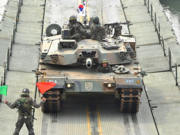 Hàn Quốc triển khai 100 xe tăng chiến đấu tự chế trước năm 2017 ảnh 1