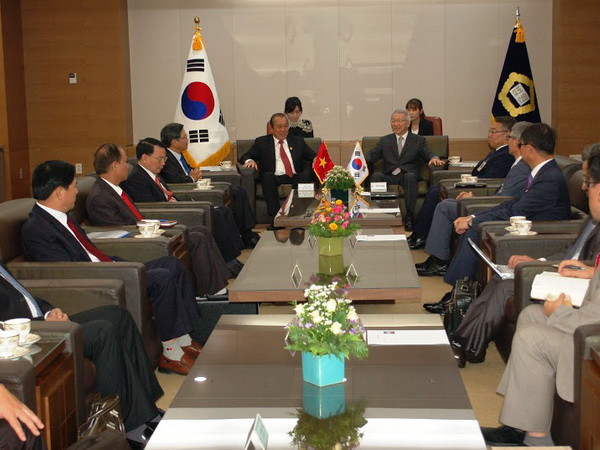 Đoàn cấp cao Tòa án Nhân dân Tối cao Việt Nam thăm Hàn Quốc ảnh 1