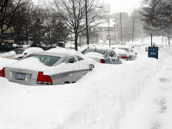 Mỹ nỗ lực khắc phục hậu quả của siêu bão tuyết Snowzilla ảnh 1