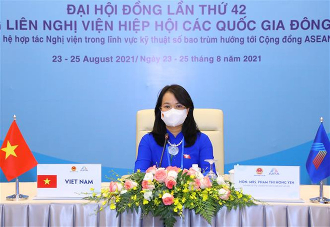 Ủy viên Thường trực Ủy ban Kinh tế Phạm Thị Hồng Yến phát biểu. (Ảnh: Nguyễn Điệp/TTXVN) Nâng cao năng lực doanh nghiệp và tăng cường hội nhập kinh tế ASEAN ảnh 1