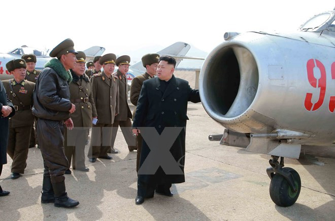 Ông Kim Jong-un thử nghiệm một chiếc máy bay của Triều Tiên ảnh 1