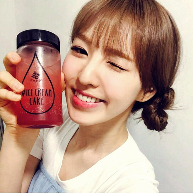 Tóc búi macaron dịu dàng cực hợp với các cô nàng đi xe máy ảnh 1