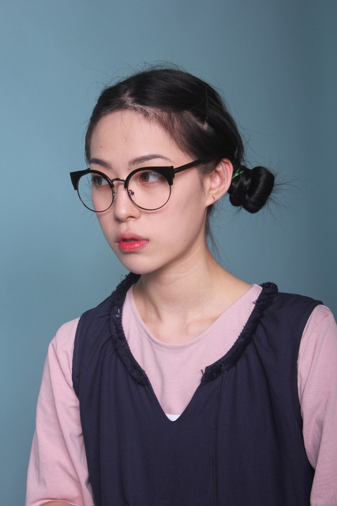 Tóc búi macaron dịu dàng cực hợp với các cô nàng đi xe máy ảnh 5