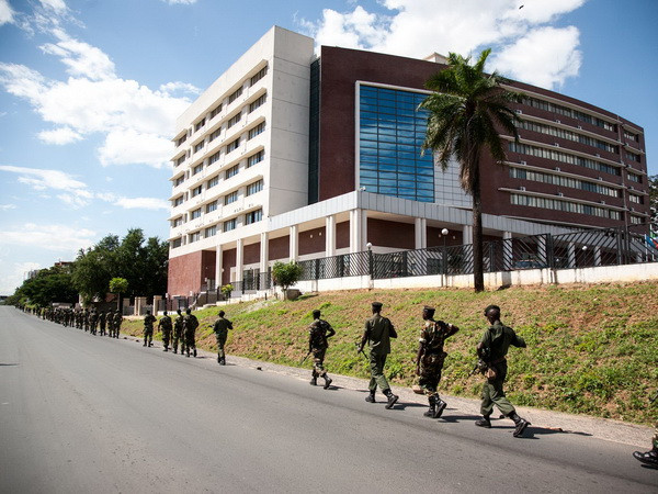 Tổng thống Burundi về nước, phe đảo chính thừa nhận thất bại ảnh 1