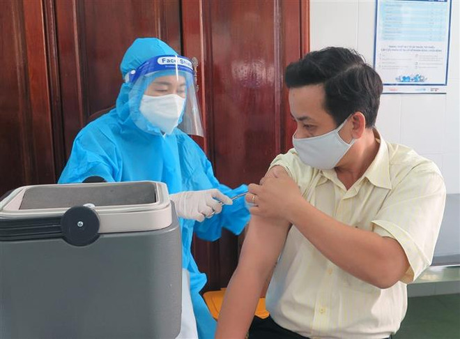 Đẩy nhanh tốc độ tiêm vaccine, bảo đảm an toàn khi xử lý rác thải y tế ảnh 3