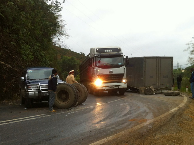 Liên tiếp xảy ra tai nạn trên Quốc lộ 279 do thời tiết bất thường ảnh 2