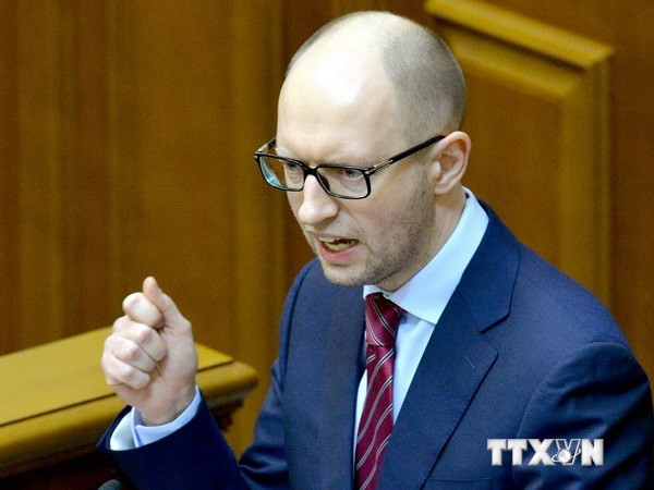 Thủ tướng Ukraine Arseny Yatseniuk. (Nguồn: AFP/TTXVN) Ukraine ra điều kiện sẵn sàng trả hết nợ khí đốt cho Nga ảnh 1