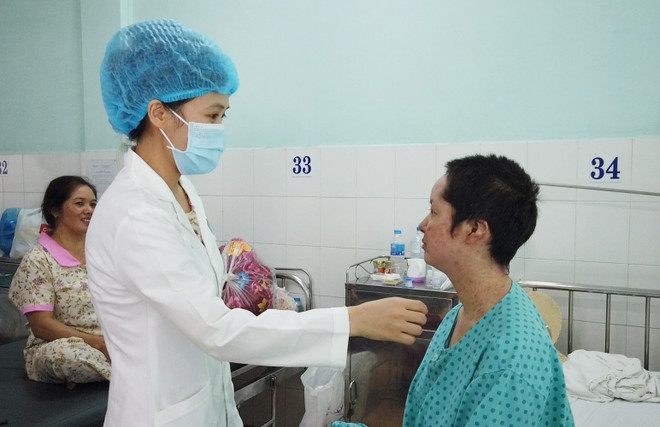 Hoại tử thượng bì nhiễm độc nặng do lạm dụng thực phẩm chức năng ảnh 1