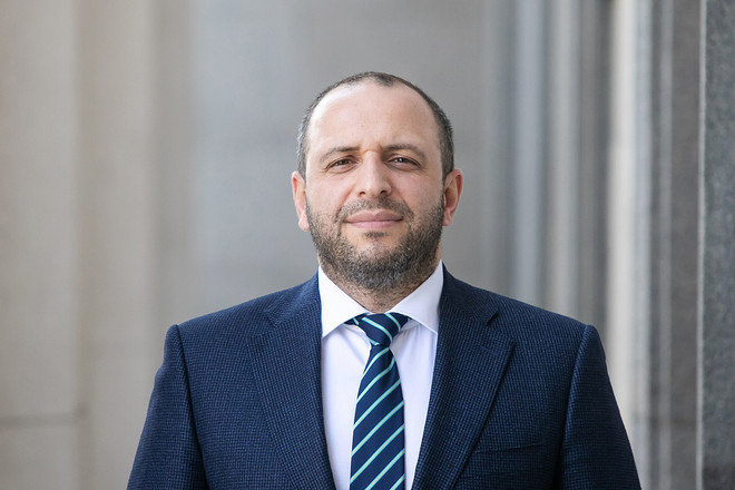 Quốc hội Ukraine thông qua việc bổ nhiệm tân Bộ trưởng Quốc phòng ảnh 1