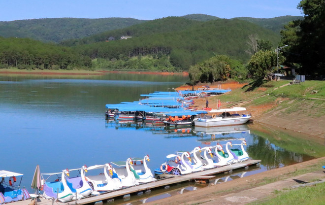 Bến Du thuyền Khu Du lịch Quốc gia hồ Tuyền Lâm (thành phố Đà Lạt, Lâm Đồng). (Ảnh: Chu Quốc Hùng/TTXVN) TTXVN_2405hotuyenlam2.jpg