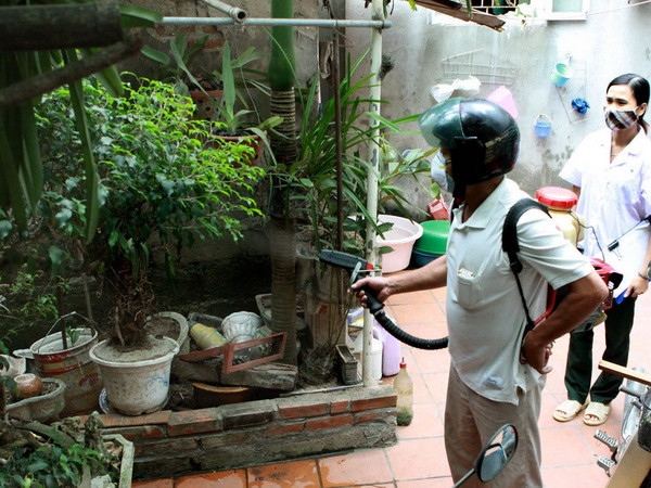 Bệnh sốt xuất huyết tại Hà Nội đang có chiều hướng gia tăng ảnh 1