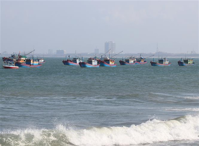 Tàu cá tại Phú Yên. (Ảnh: Phạm Cường/TTXVN) Thủ tướng: Dứt khoát đến hết năm 2021 phải gỡ bỏ “thẻ vàng IUU” ảnh 2