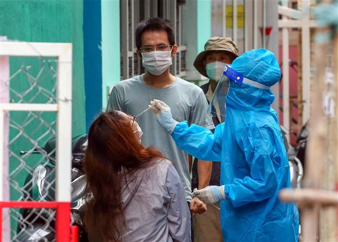 Đà Nẵng phấn đấu trong tháng 9 sẽ tiêm phủ ít nhất mũi 1 vaccine ảnh 1