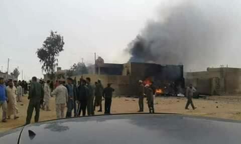 Máy bay quân sự lao xuống khu dân cư làm 4 người thiệt mạng ở Libya ảnh 1