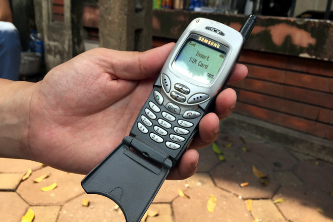 Sự trở lại của dòng điện thoại “cổ”: Không chỉ là hoài niệm ảnh 1