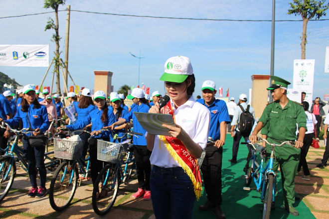 Hoa hậu biển Việt Nam phát động đạp xe giảm thiểu đốt rác ngoài trời ảnh 1