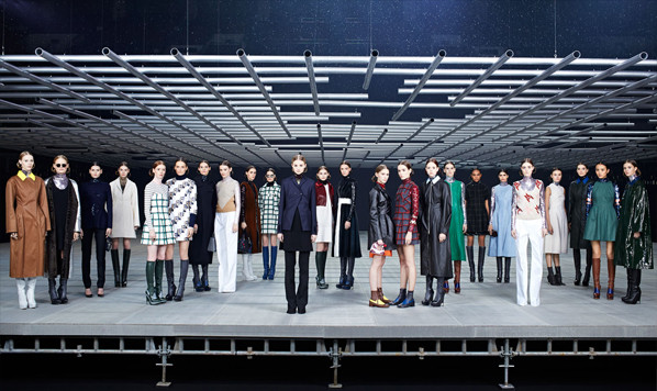 Sao châu Á tỏa sáng trong các thiết kế chớm Thu của Dior ảnh 1