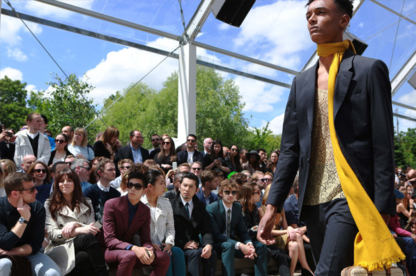 Burberry Prorsum Xuân Hè dành cho nam: Phá vỡ mọi quy chuẩn ảnh 4