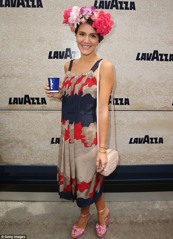 Mặc đẹp như 5 biểu tượng về phong cách thời trang của Italy ảnh 13