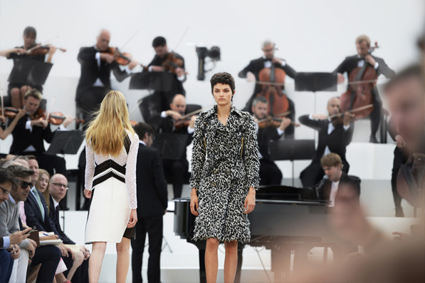 Burberry Prorsum Xuân Hè dành cho nam: Phá vỡ mọi quy chuẩn ảnh 7