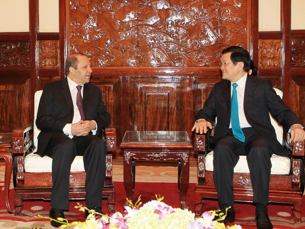 Chủ tịch nước Trương Tấn Sang tiếp các Đại sứ trình quốc thư ảnh 1