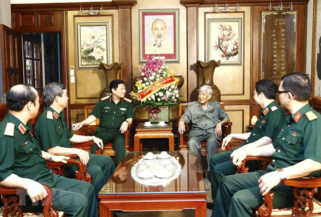 TBT Lê Khả Phiêu - Người củng cố sự lãnh đạo của Đảng trong Quân đội ảnh 1