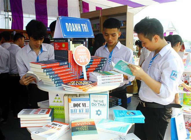 Ngày sách Việt Nam lần thứ 6 tại Nghệ An. (Ảnh: Tá Chuyên/TTXVN) 'Cuộc chiến' với xuất bản phẩm giả: Nói không với sách giả ảnh 1
