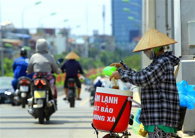 Từ ngày 24/4 Bắc Bộ, Trung Trung Bộ nắng nóng gay gắt ảnh 1