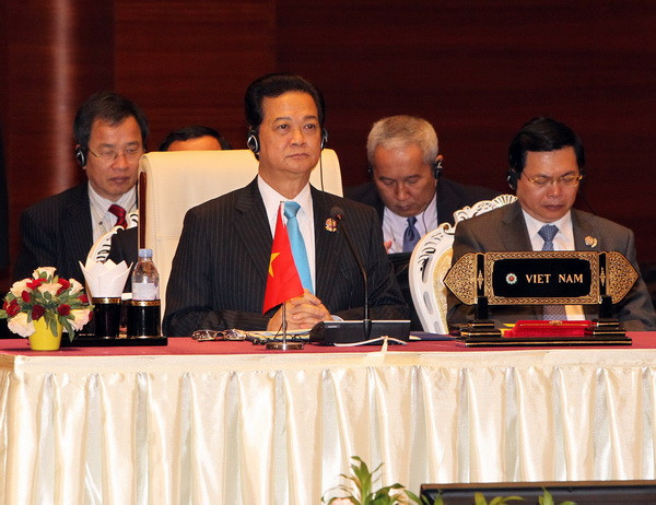 Thủ tướng Nguyễn Tấn Dũng tại Hội nghị Cấp cao ASEAN lần thứ 24. (Ảnh: Đức Tám/TTXVN) Thủ tướng Nguyễn Tấn Dũng: Hòa bình ở Biển Đông bị đe dọa ảnh 1