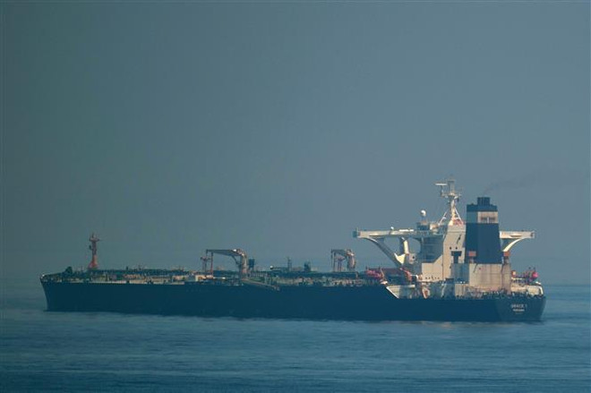 Tàu Grace 1 tại khu vực ngoài khơi Gibraltar ngày 15/8/2019. (Ảnh: AFP/TTXVN) Tiết lộ điểm đến tiếp theo của tàu chở dầu gây tranh cãi của Iran ảnh 1