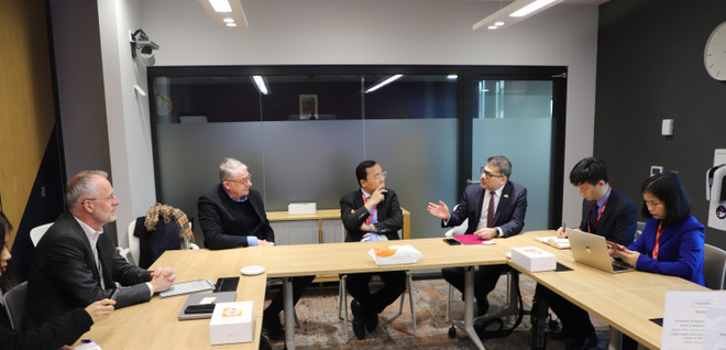 Thúc đẩy hợp tác với Đại học Cambridge trong tăng trưởng xanh và KHCN ảnh 3