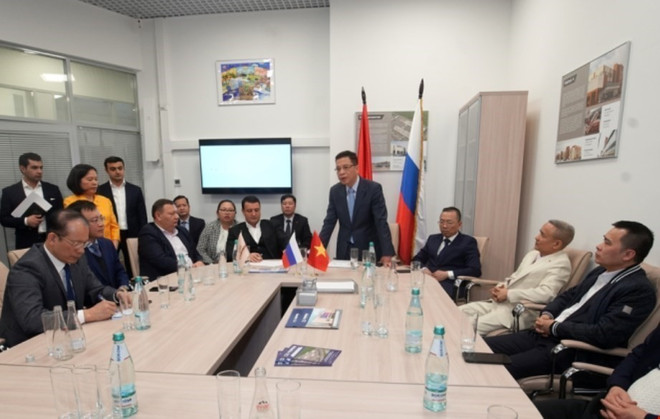 Đại sứ quán Việt Nam thăm hỏi cộng đồng người Việt kinh doanh tại Nga ảnh 1