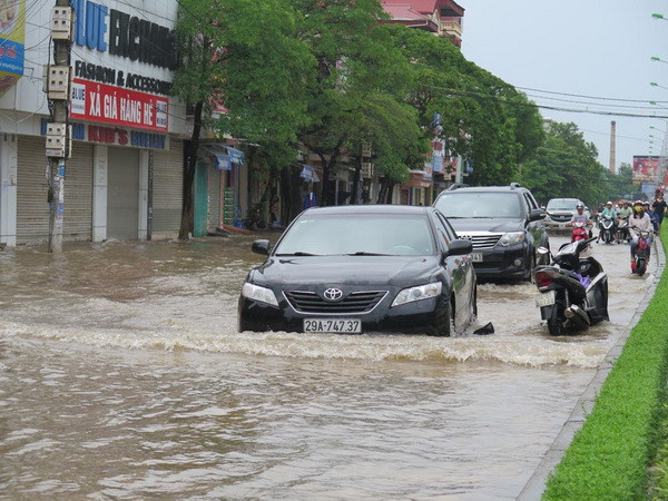Cao Bằng: Quốc lộ 4 ngập sâu trong nước, giao thông tê liệt ảnh 1
