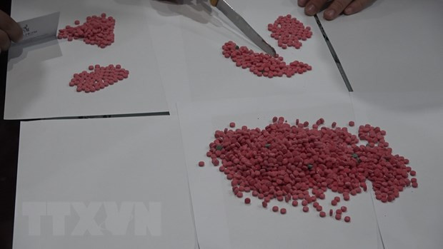 Bắt kẻ vận chuyển trái phép 12.000 viên ma túy tổng hợp ở Điện Biên ảnh 1