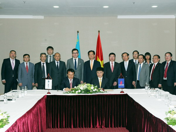 Thủ tướng tiếp lãnh đạo Tập đoàn Dầu khí quốc gia Kazakhstan ảnh 1