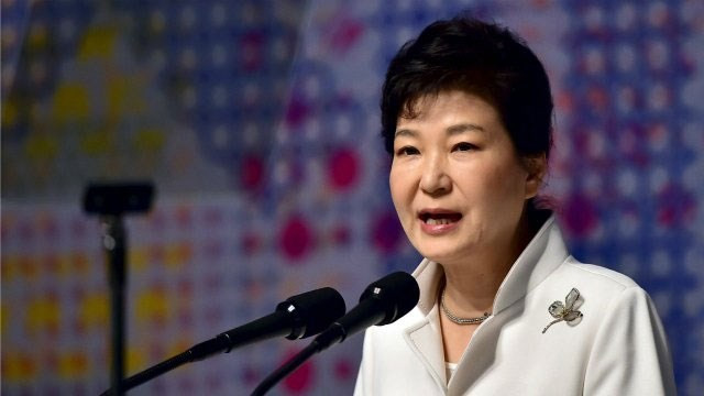 Hàn Quốc: Đảng cầm quyền tìm cách để bà Park Geun-hye sớm từ chức ảnh 1