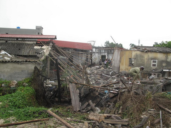 Nổ lớn ở công ty giầy da khiến nhiều công nhân bị thương ảnh 1