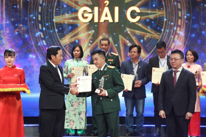 Danh sách các tác phẩm xuất sắc đoạt Giải Báo chí Quốc gia lần thứ XV ảnh 1