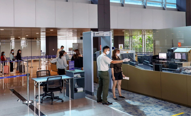 Quảng Ninh nối lại đường bay thương mại với TP.HCM từ ngày 27/10 ảnh 1