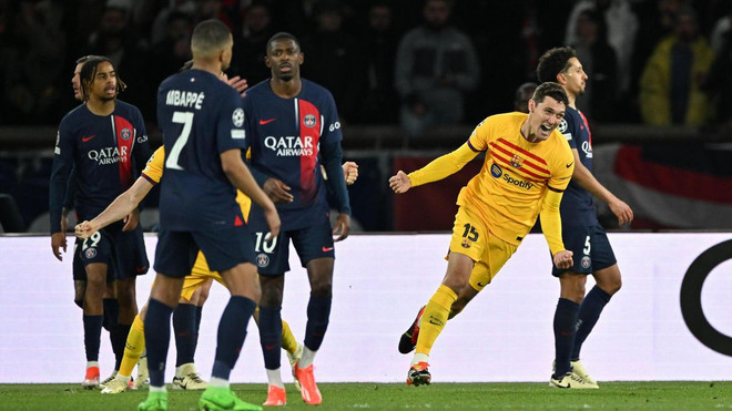 Barcelona (áo vàng) giành chiến thắng ngay trên sân của PSG. (Nguồn: Getty Images( PSG-Barcelona-2-3-1104.jpg