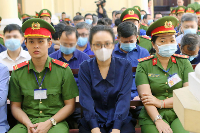 Bị cáo Trương Huệ Vân tại phiên tòa ngày 11/4. (Ảnh: Thanh Vũ/TTXVN) ttxvn_xet_xu_vu_van_thinh_phat_ngan_hang_scb_va_cac_don_vi_lien_quan_11_3.jpg