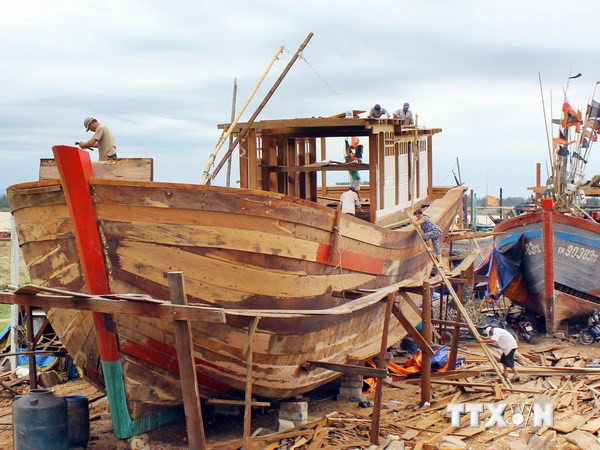 40 ngư dân đầu tiên của Quảng Ngãi được vay vốn đóng tàu cá ảnh 1