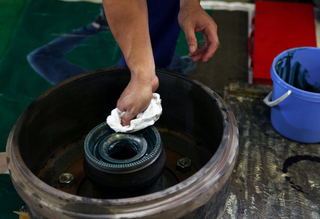 Hà Nội: Công nhân trổ tài thi ‘kỹ nghệ’ bảo dưỡng, sửa chữa xe buýt ảnh 5