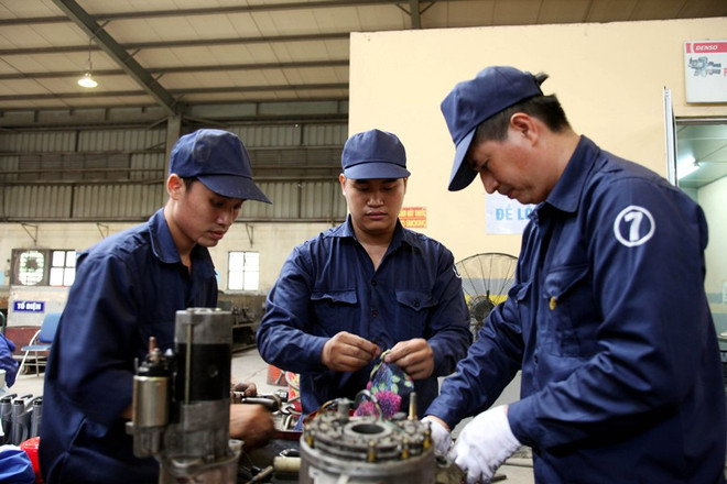 Hà Nội: Công nhân trổ tài thi ‘kỹ nghệ’ bảo dưỡng, sửa chữa xe buýt ảnh 6