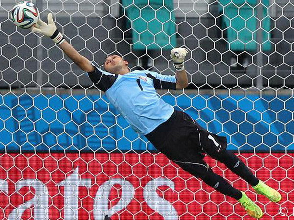 Thủ thành Keylor Navas chính thức gia nhập Real Madrid ảnh 1