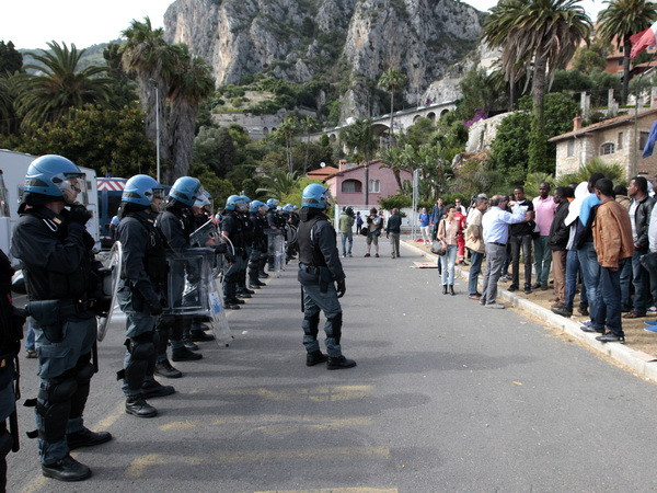 Italy: Nghi án quan chức cấp cao hậu thuẫn cho bố già mafia ảnh 1