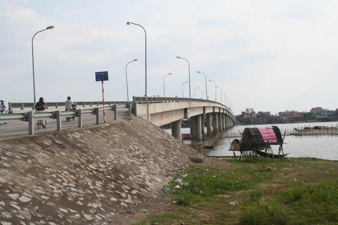 Những cây cầu làm thay đổi diện mạo vùng quê ven phá Tam Giang ảnh 1