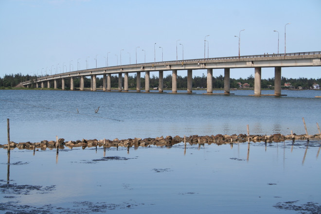 Những cây cầu làm thay đổi diện mạo vùng quê ven phá Tam Giang ảnh 2